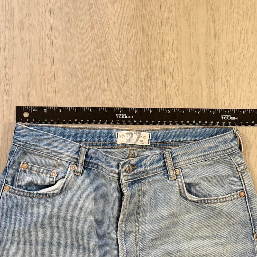 Free People We the Free Maggie Mid-Rise distressed hem Size 27 NWOT - Picture 4 of 6